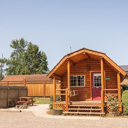 Redwood Coast Cabins And Rv Resort 유레카 외부 사진