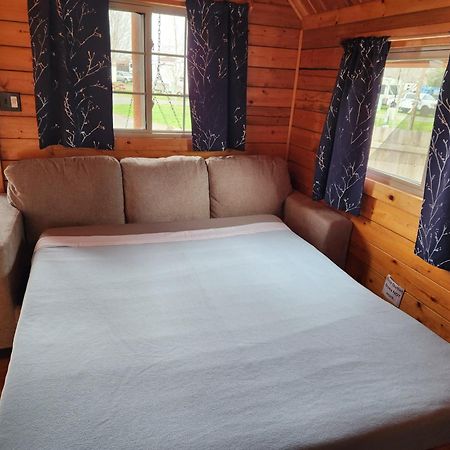 Redwood Coast Cabins And Rv Resort 유레카 외부 사진