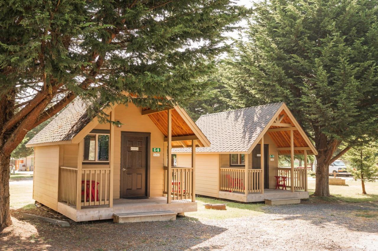 Redwood Coast Cabins And Rv Resort 유레카 외부 사진