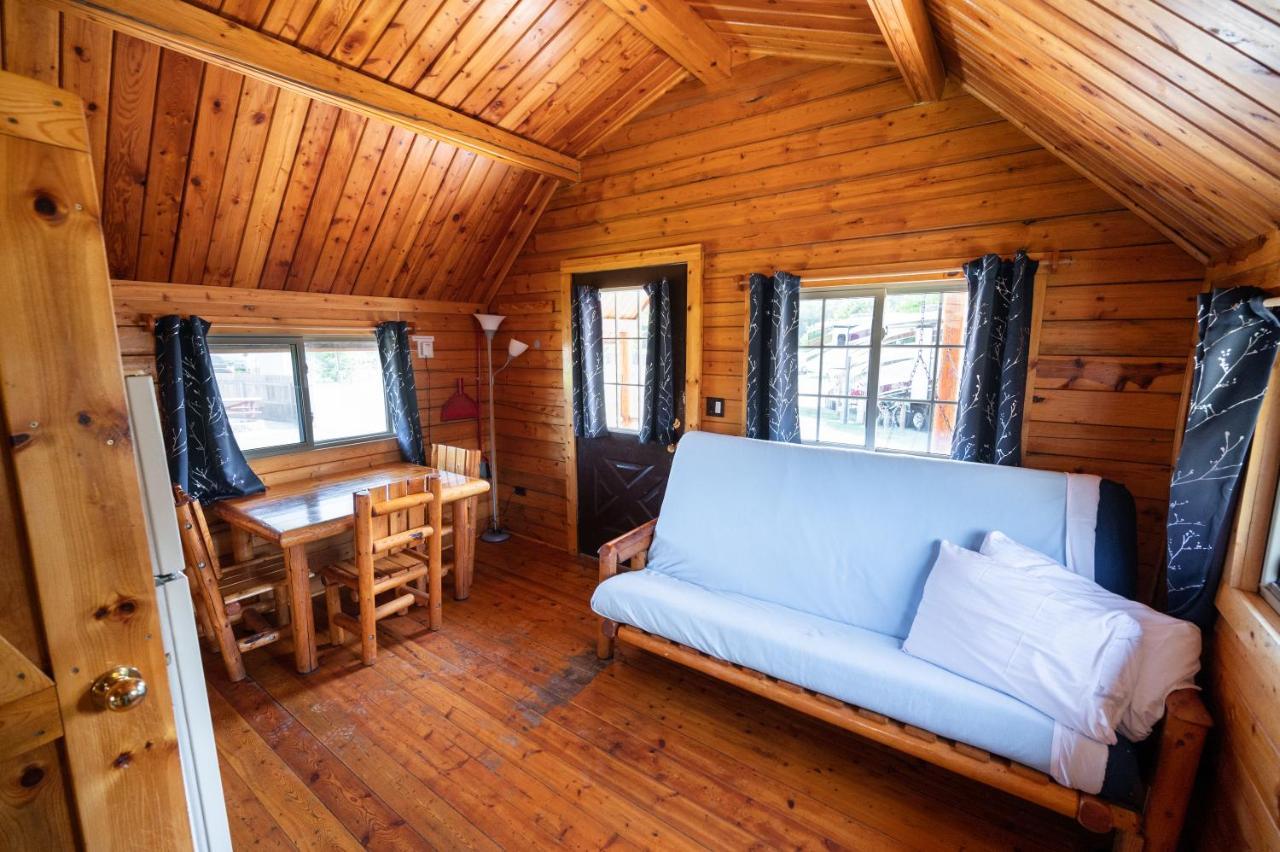 Redwood Coast Cabins And Rv Resort 유레카 외부 사진