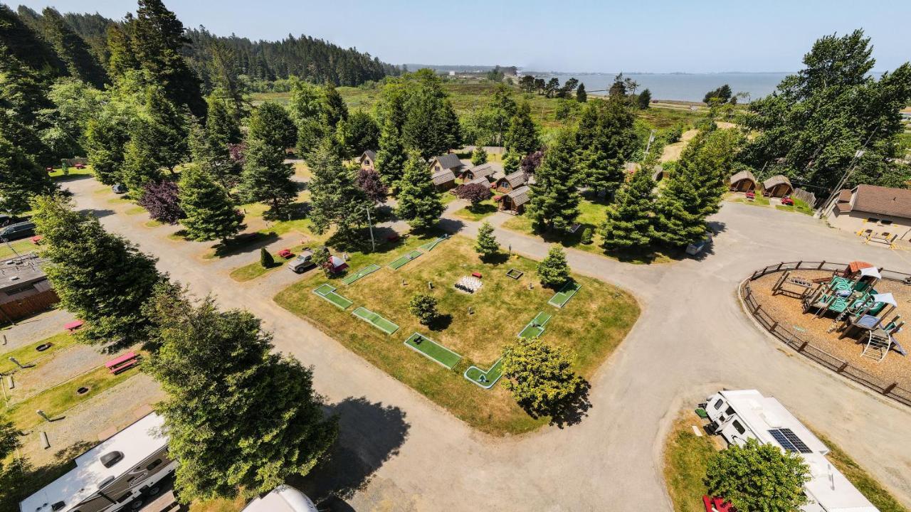 Redwood Coast Cabins And Rv Resort 유레카 외부 사진