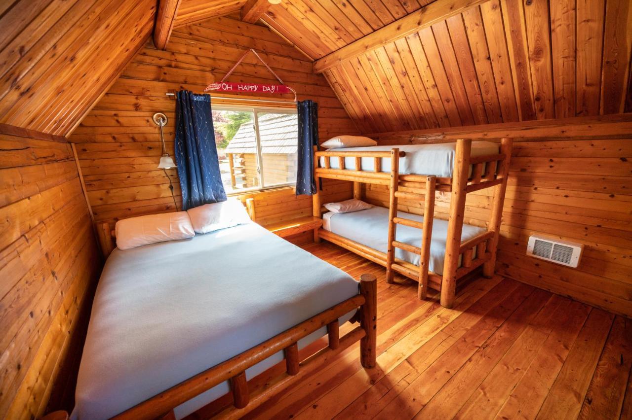 Redwood Coast Cabins And Rv Resort 유레카 외부 사진