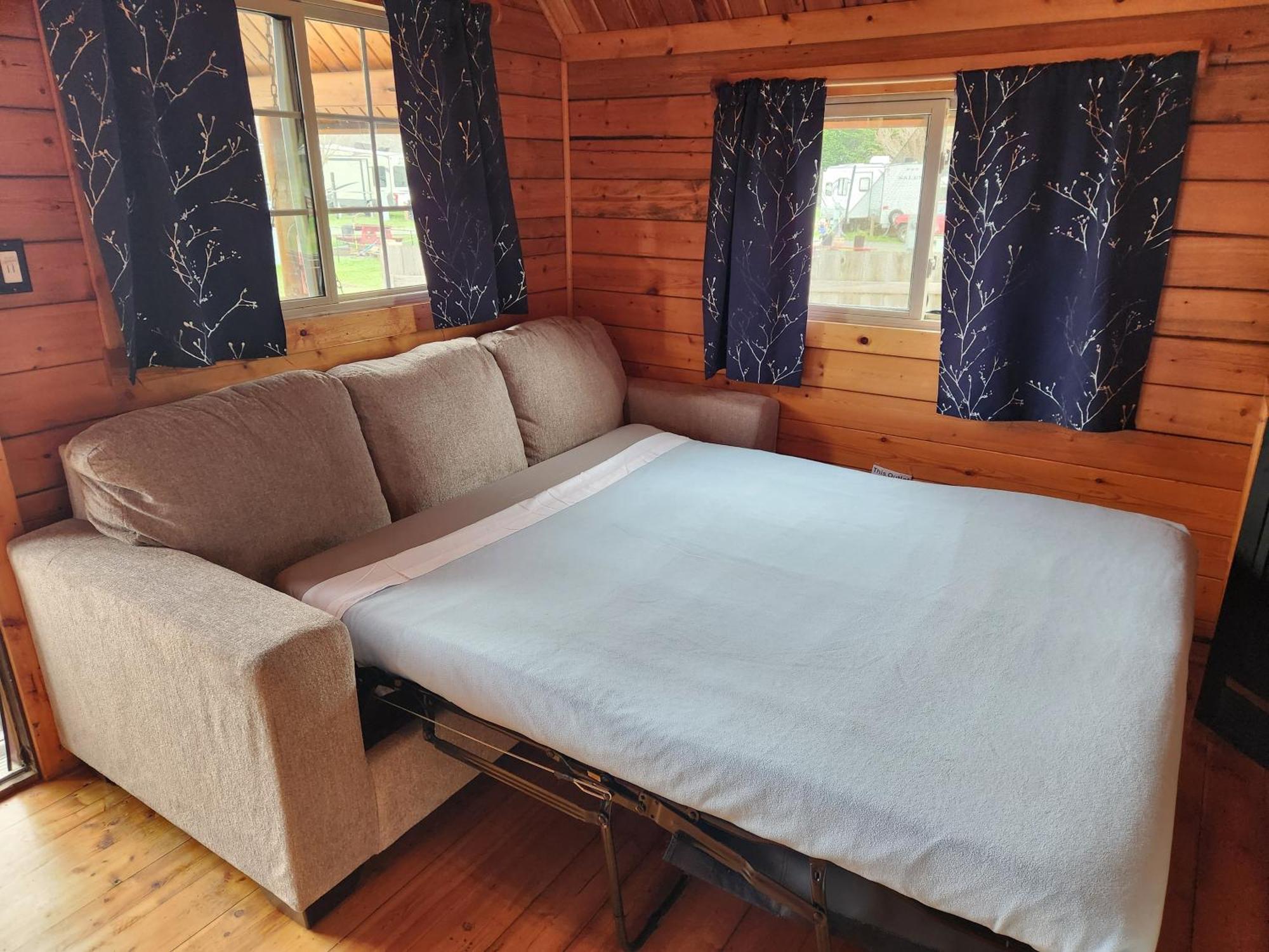 Redwood Coast Cabins And Rv Resort 유레카 외부 사진